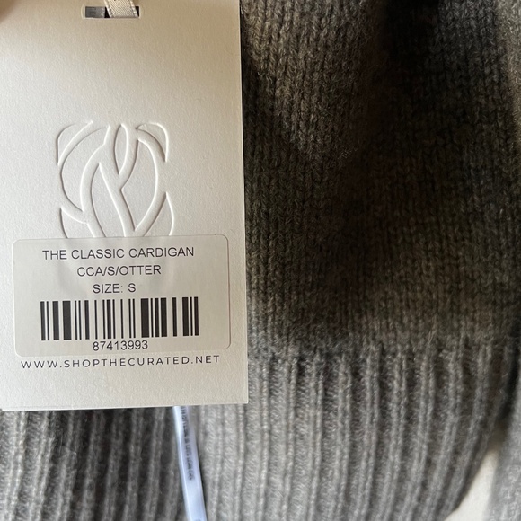 The Curated Classic Cashmere Cardigan in Otter Size S NWT - Picture 6 of 9